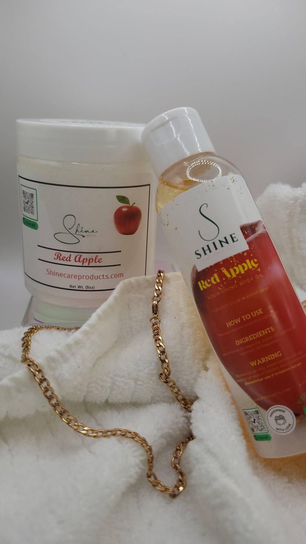 Red Apple Matching Set